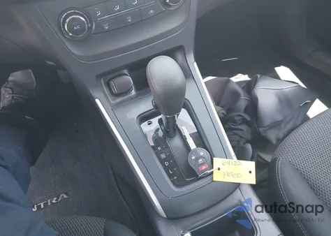 2017 Nissan Sentra S z USA, uszkodzony, nr VIN 3N1AB7AP7HY360633